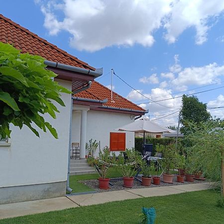 Németi Apartmanház Hajduszoboszlo Exterior foto