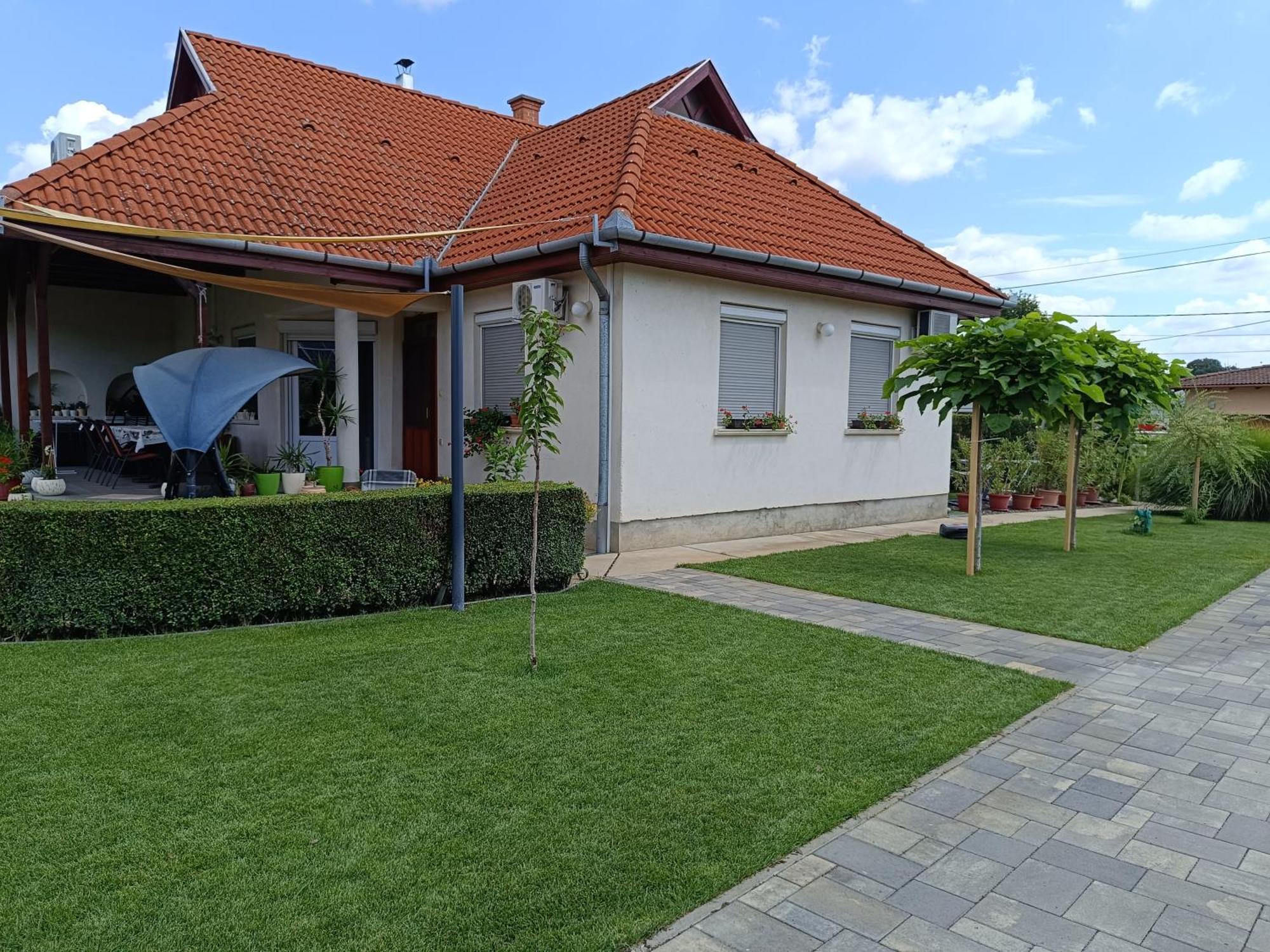 Németi Apartmanház Hajduszoboszlo Exterior foto